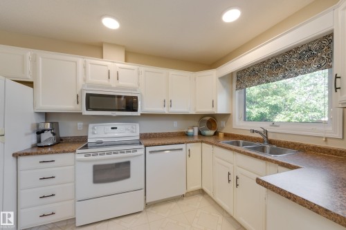 4904 11 Avenue Nw, Edmonton, AB 