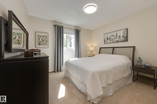 4904 11 Avenue Nw, Edmonton, AB 