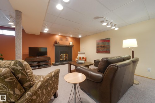 4904 11 Avenue Nw, Edmonton, AB 