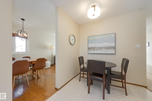 4904 11 Avenue Nw, Edmonton, AB 