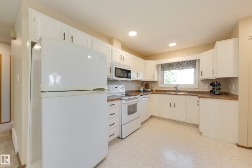 4904 11 Avenue Nw, Edmonton, AB 