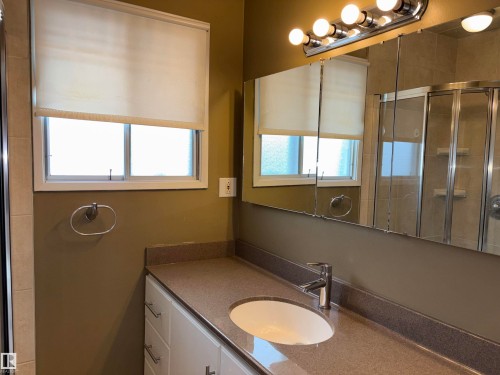 4027 74 Street Nw, Edmonton, AB 