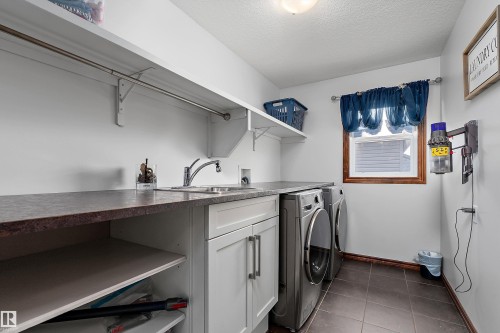 87 Lamplight Drive, Spruce Grove, AB 