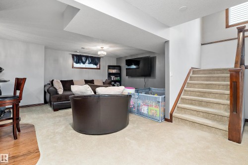 87 Lamplight Drive, Spruce Grove, AB 