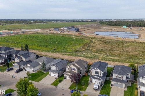 87 Lamplight Drive, Spruce Grove, AB 
