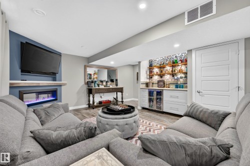 18040 89 Street Nw, Edmonton, AB 