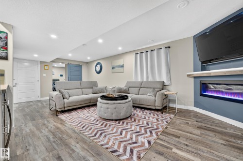 18040 89 Street Nw, Edmonton, AB 