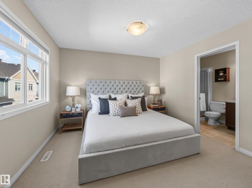 #185 1804 70 St Sw Sw, Edmonton, AB - Indoor Photo Showing Bedroom