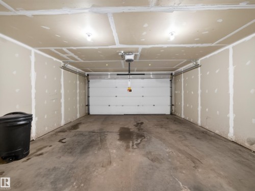 #185 1804 70 St Sw Sw, Edmonton, AB - Indoor Photo Showing Garage