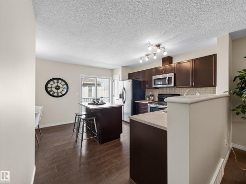 #185 1804 70 St Sw Sw, Edmonton, AB - Indoor Photo Showing Kitchen