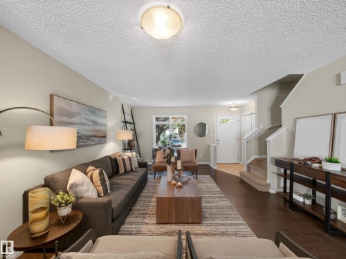 #185 1804 70 St Sw Sw, Edmonton, AB - Indoor Photo Showing Living Room