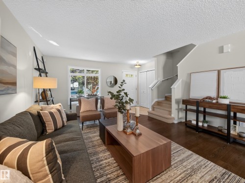 #185 1804 70 St Sw Sw, Edmonton, AB - Indoor Photo Showing Living Room
