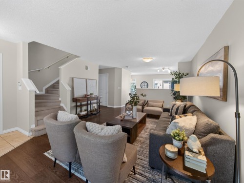 #185 1804 70 St Sw Sw, Edmonton, AB - Indoor Photo Showing Living Room