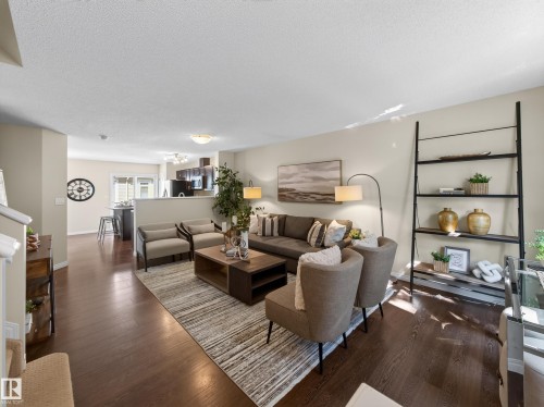 #185 1804 70 St Sw Sw, Edmonton, AB - Indoor Photo Showing Living Room