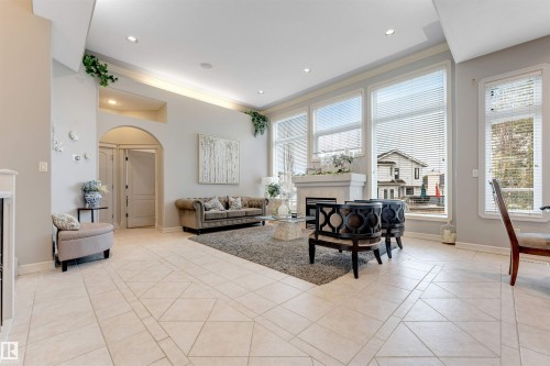 15816 64 Street Nw, Edmonton, AB 