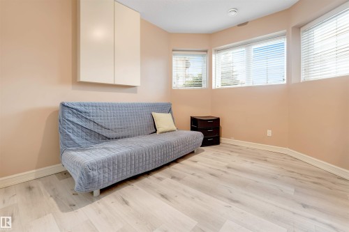 15816 64 Street Nw, Edmonton, AB 