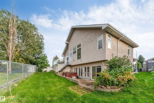 15816 64 Street Nw, Edmonton, AB 