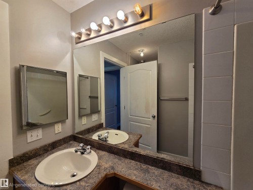 #105 155 Edwards Dr Sw, Edmonton, AB - Indoor Photo Showing Bathroom