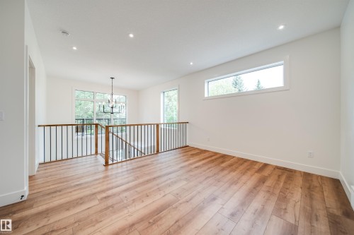 9647 72 Avenue Nw, Edmonton, AB 
