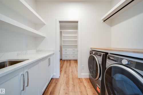 9647 72 Avenue Nw, Edmonton, AB 