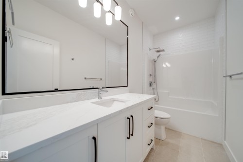 9647 72 Avenue Nw, Edmonton, AB 