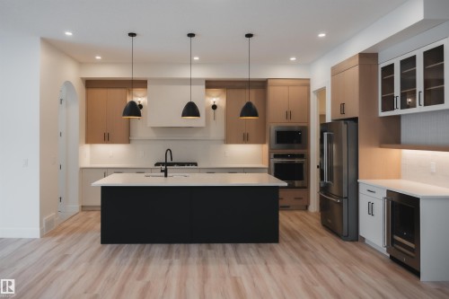 9647 72 Avenue Nw, Edmonton, AB 
