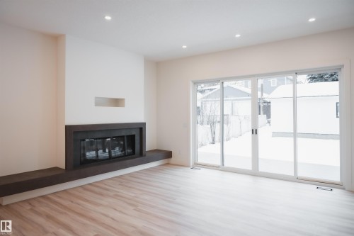 9647 72 Avenue Nw, Edmonton, AB 