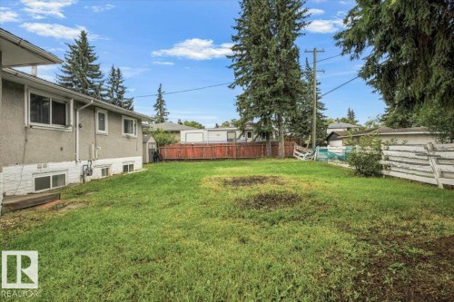 9228 75 Street Nw, Edmonton, AB 
