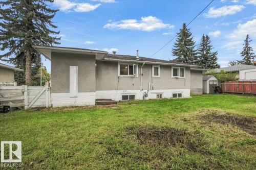 9228 75 Street Nw, Edmonton, AB 