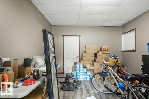 9228 75 Street Nw, Edmonton, AB 