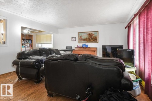 9228 75 Street Nw, Edmonton, AB 