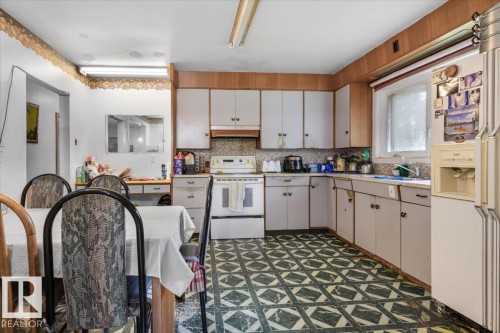 9228 75 Street Nw, Edmonton, AB 