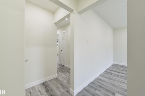 8019 141 Avenue Nw, Edmonton, AB 