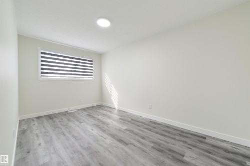 8019 141 Avenue Nw, Edmonton, AB 