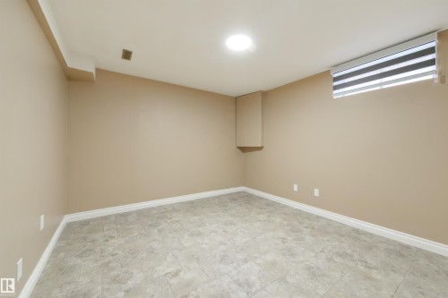 8019 141 Avenue Nw, Edmonton, AB 