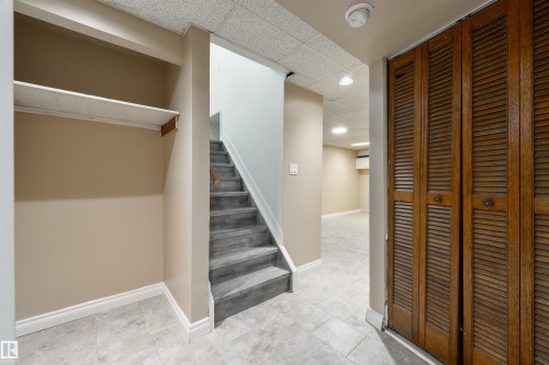 8019 141 Avenue Nw, Edmonton, AB 