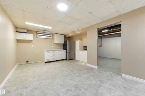 8019 141 Avenue Nw, Edmonton, AB 