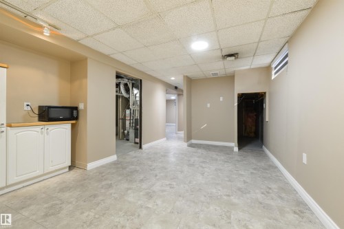 8019 141 Avenue Nw, Edmonton, AB 