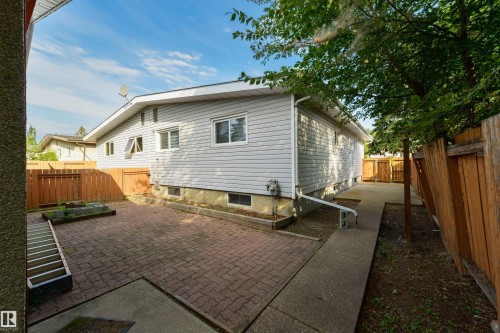 8019 141 Avenue Nw, Edmonton, AB 