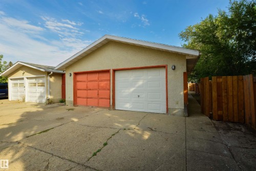 8019 141 Avenue Nw, Edmonton, AB 