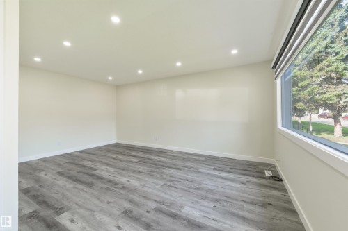 8019 141 Avenue Nw, Edmonton, AB 