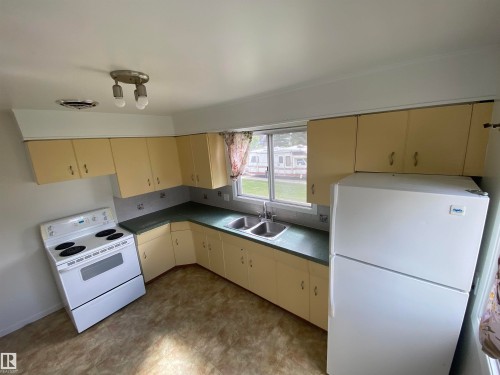 4818 54A Avenue, Vegreville, AB 