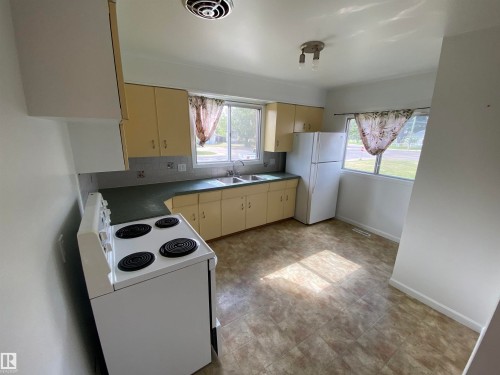 4818 54A Avenue, Vegreville, AB 
