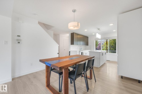 4004 Blackbird Link Link Nw, Edmonton, AB - Indoor Photo Showing Dining Room