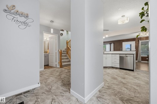 View of the open floor plan on the main floor - 6910 158A Avenue Nw, Edmonton, AB 