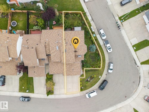 Aerial view of home situated on large lot - 6910 158A Avenue Nw, Edmonton, AB 
