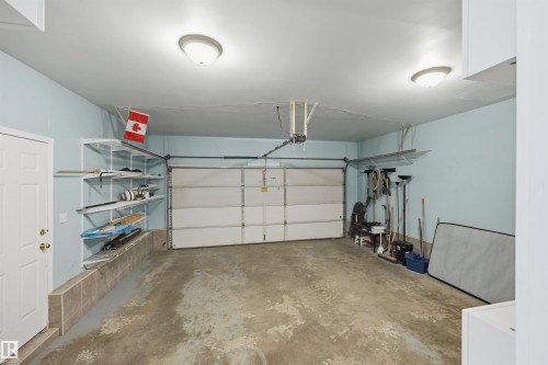 Large double attached garage - 6910 158A Avenue Nw, Edmonton, AB 