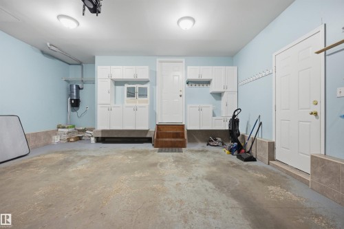 Large double attached garage - 6910 158A Avenue Nw, Edmonton, AB 