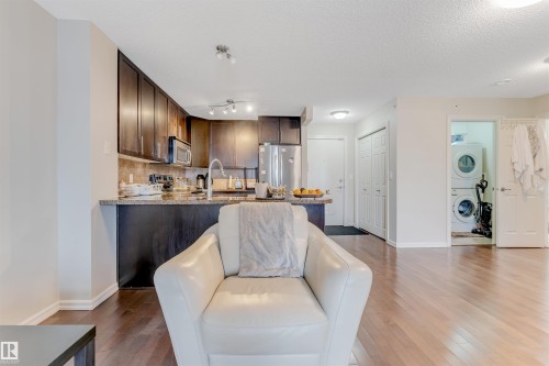 #409 2204 44 Av Nw, Edmonton, AB - Indoor Photo Showing Other Room