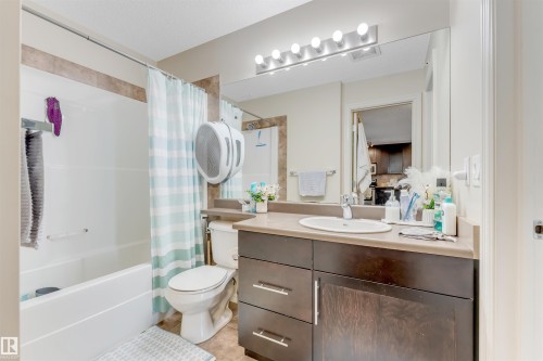 #409 2204 44 Av Nw, Edmonton, AB - Indoor Photo Showing Bathroom